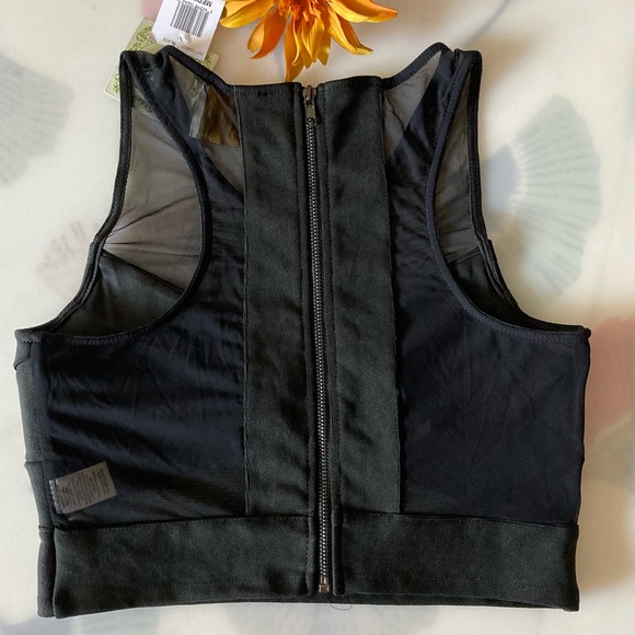 Alythea Criss Cross and Mesh Crop Top NWT size M - Picture 2 of 8